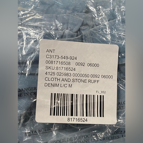 Cloth & Stone-Ruffled High-Wasted Shorts-Women's
Size: Medium-Denim Light-NEW!! - Picture 4 of 16